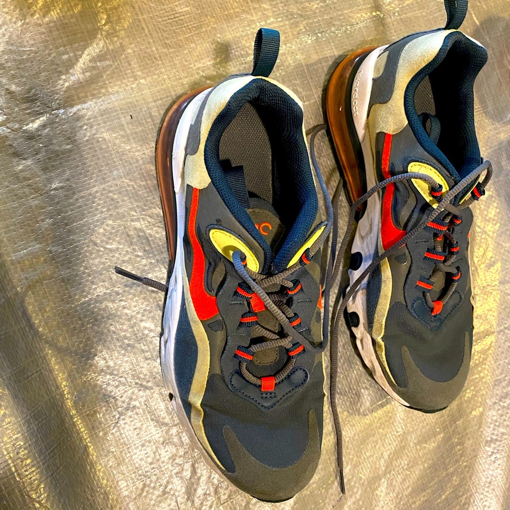 Running shoes